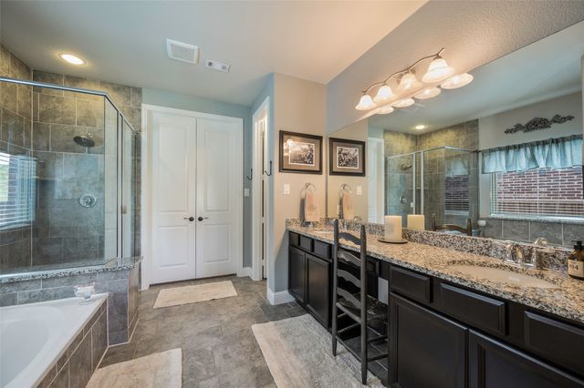 928 Bentley Drive, Roanoke, TX 76262