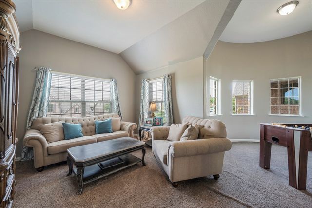 928 Bentley Drive, Roanoke, TX 76262