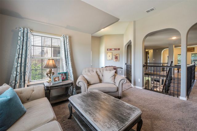 928 Bentley Drive, Roanoke, TX 76262