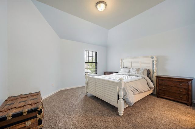 928 Bentley Drive, Roanoke, TX 76262