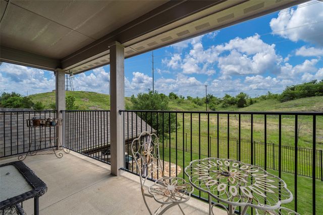 928 Bentley Drive, Roanoke, TX 76262