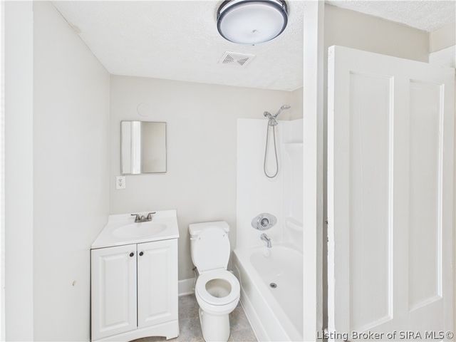 1026 N Clark Boulevard, Clarksville, IN 47129