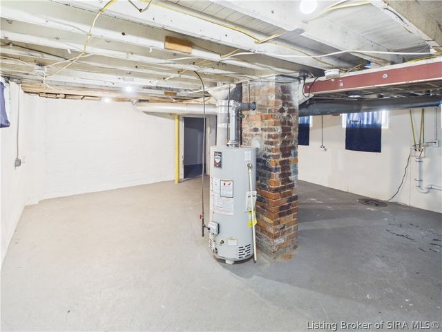 1026 N Clark Boulevard, Clarksville, IN 47129