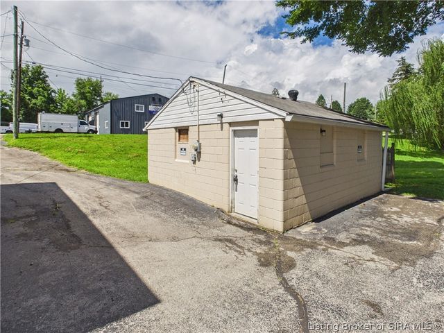 1026 N Clark Boulevard, Clarksville, IN 47129