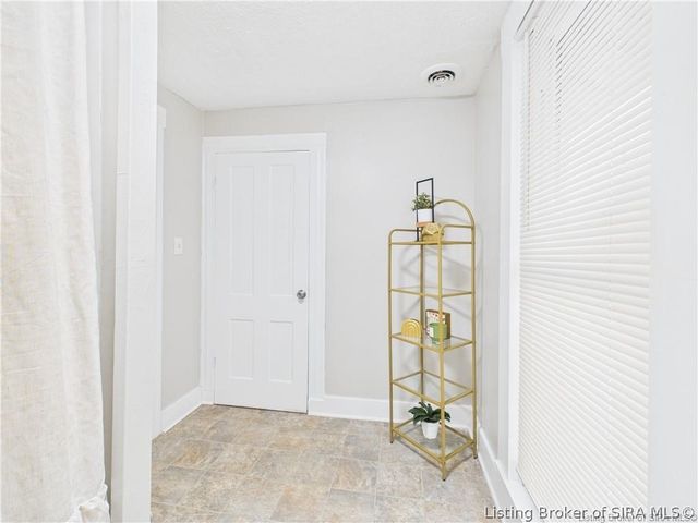 1026 N Clark Boulevard, Clarksville, IN 47129