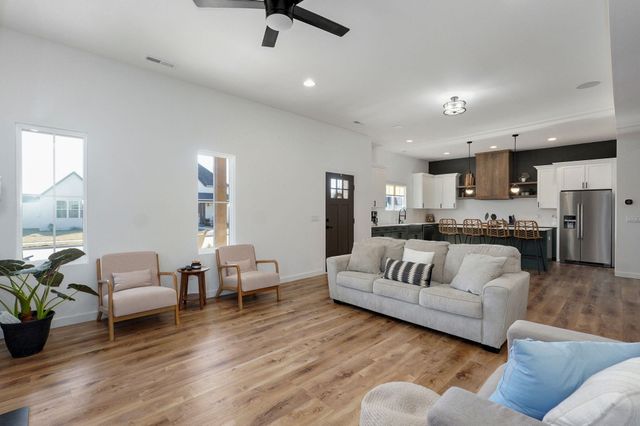 973 E Valley Trail Drive, Republic, MO 65738