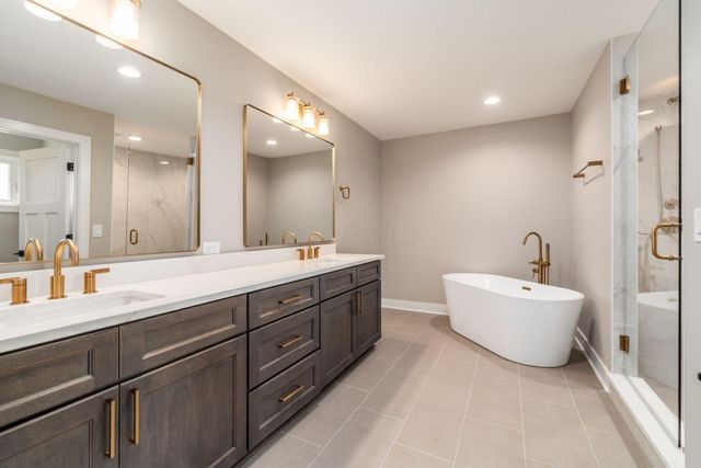 65 Brooke Creek Court, Lewis Center, OH 43035