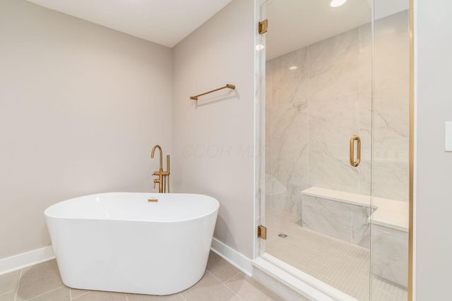 65 Brooke Creek Court, Lewis Center, OH 43035