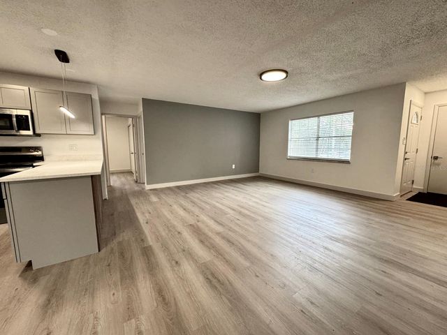 1639 SPRING LAKE ROAD, Fruitland Park, FL 34731