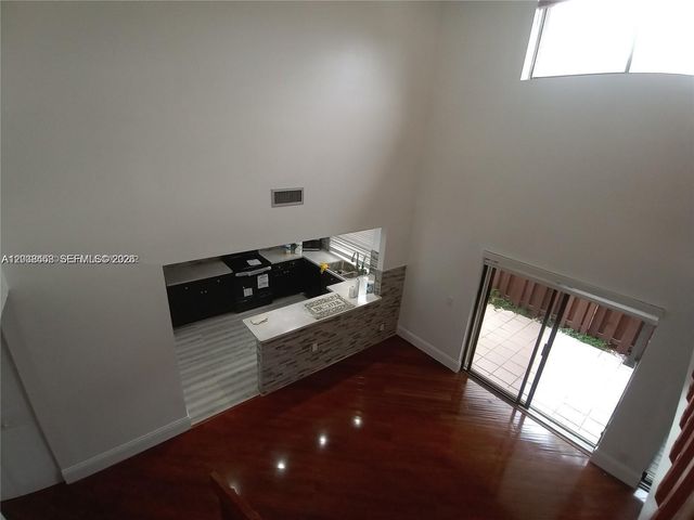 6533 NW 170th Ln, Hialeah, FL 33015