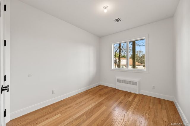 5 Jeffrey Place 102, Monsey, NY 10952