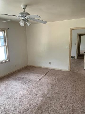 2315 S Maywood Avenue, Independence, MO 64052