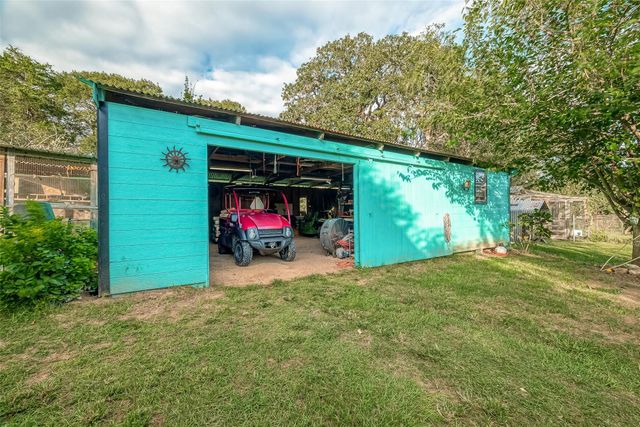 7160 County Road 132, Hallettsville, TX 77964