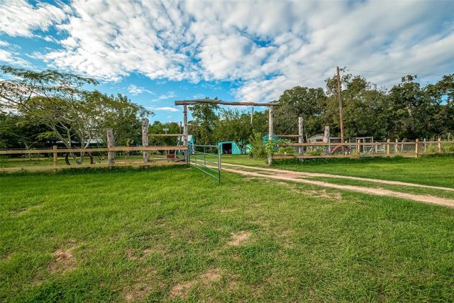7160 County Road 132, Hallettsville, TX 77964