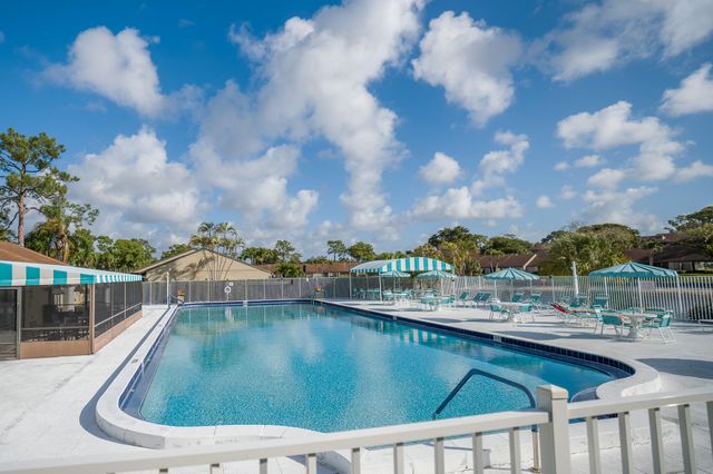 707 Sunny Pine Way C2, Greenacres, FL 33415