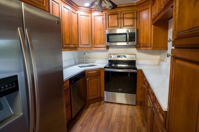 707 Sunny Pine Way C2, Greenacres, FL 33415