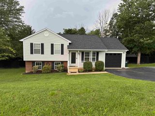 59 FAIRMONT DR, Staunton, VA 24411