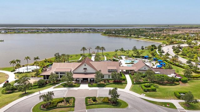 1333 Haywagon Trail, The Acreage, FL 33470