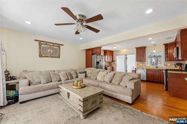 186 10th Avenue, Hawthorne, NJ 07506