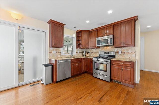 186 10th Avenue, Hawthorne, NJ 07506