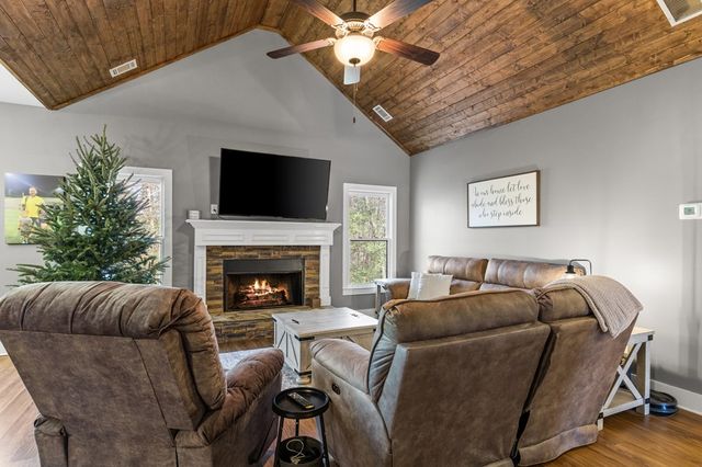 41 Brumby Trail, Ellijay, GA 30536