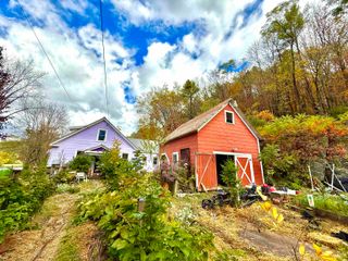 1436 Route 103, Chester, VT 05143