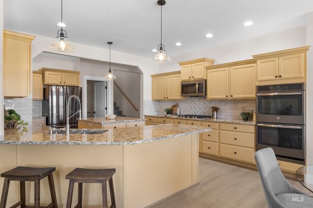 1424 S Secretariat Way, Nampa, ID 83686