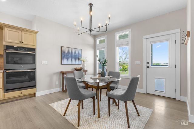 1424 S Secretariat Way, Nampa, ID 83686
