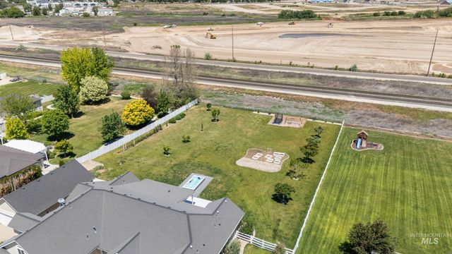 1424 S Secretariat Way, Nampa, ID 83686