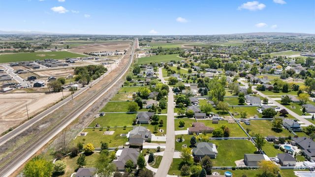 1424 S Secretariat Way, Nampa, ID 83686