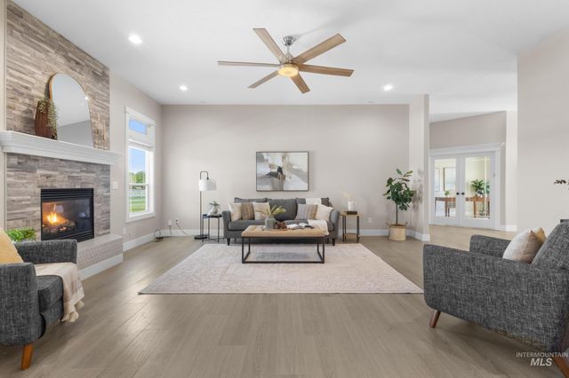 1424 S Secretariat Way, Nampa, ID 83686