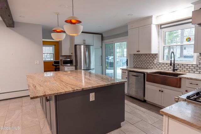 7 Morningside Drive, Clifton Park, NY 12065