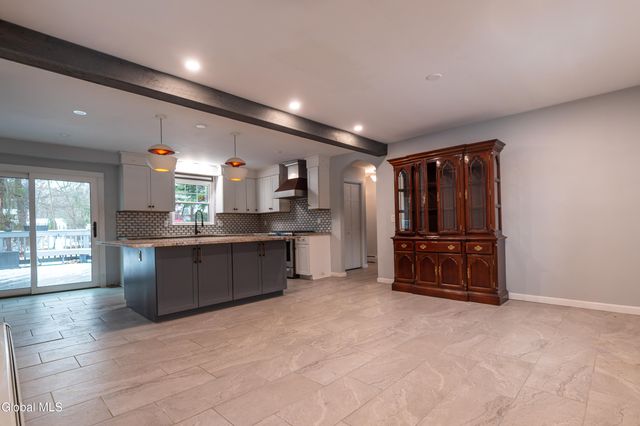 7 Morningside Drive, Clifton Park, NY 12065