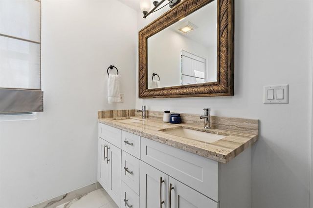 423 Avenida Alegre, West Palm Beach, FL 33405