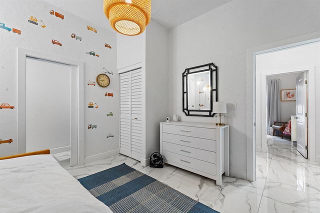 423 Avenida Alegre, West Palm Beach, FL 33405