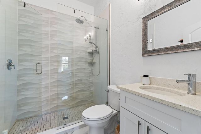 423 Avenida Alegre, West Palm Beach, FL 33405