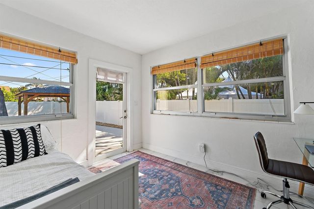 423 Avenida Alegre, West Palm Beach, FL 33405