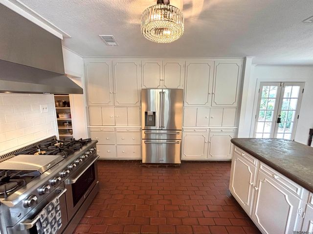 1406 False River Dr, New Roads, LA 70760