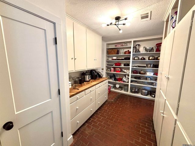 1406 False River Dr, New Roads, LA 70760