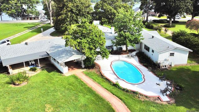 1406 False River Dr, New Roads, LA 70760