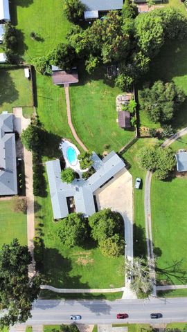 1406 False River Dr, New Roads, LA 70760