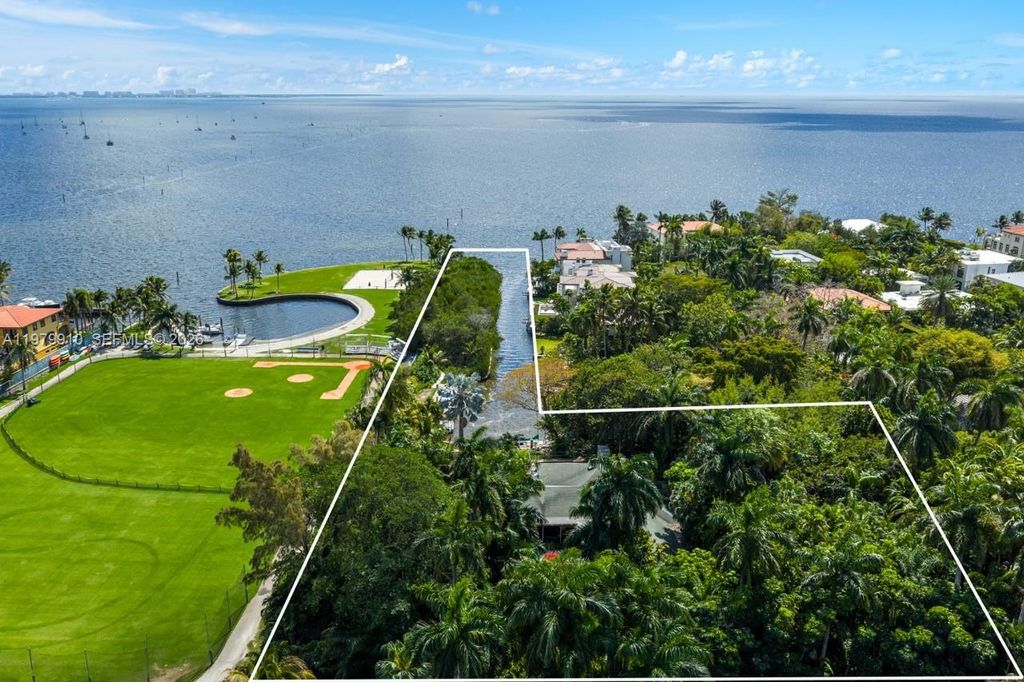 3373 Poinciana Avenue, Miami, FL 33133
