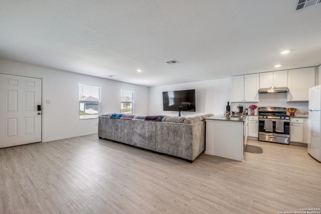 8623 Astral Place, San Antonio, TX 78252