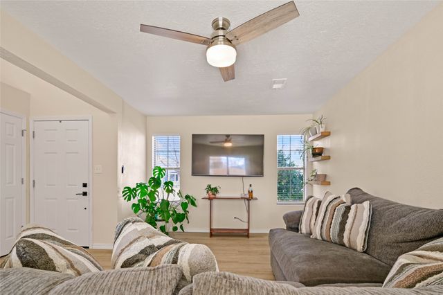 1304 Elkslip Drive NE, Rio Rancho, NM 87144