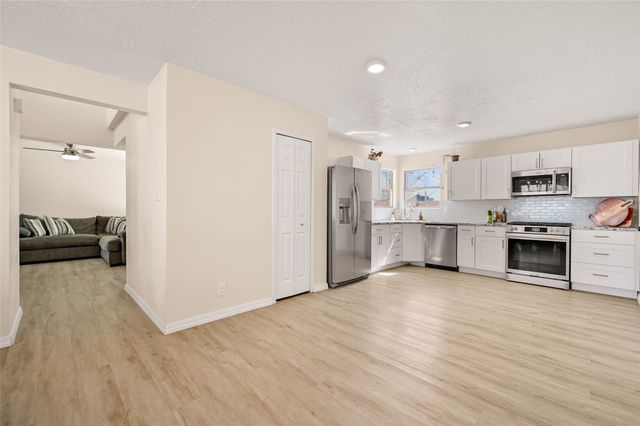 1304 Elkslip Drive NE, Rio Rancho, NM 87144