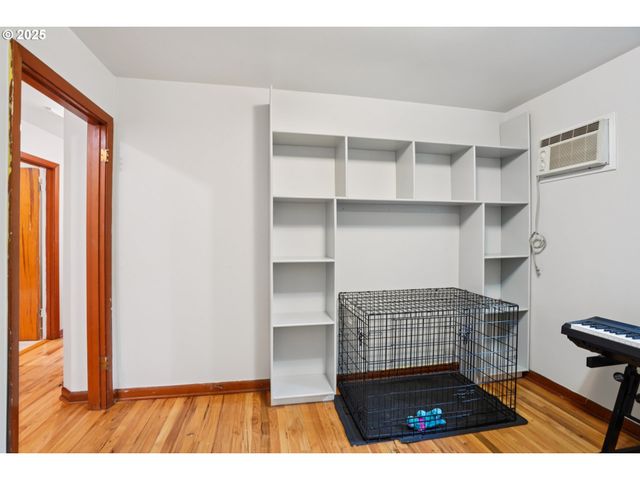 3326 Se 28TH Pl, Portland, OR 97202