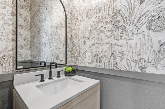 50 Tiburon DR, The Hills, TX 78738