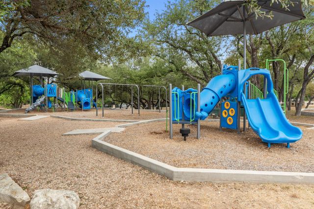 50 Tiburon DR, The Hills, TX 78738