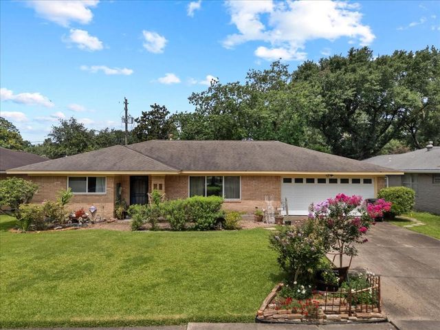 11518 Mullins Drive, Houston, TX 77035