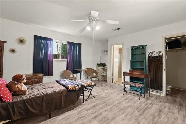11518 Mullins Drive, Houston, TX 77035